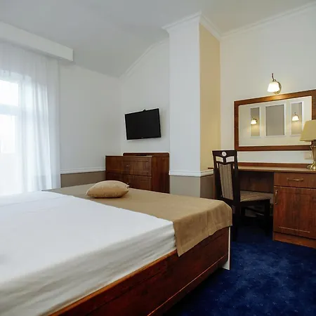 Отель Astoria 3*